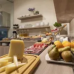 Goloritze And Breakfast 4*
