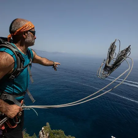 Πανσιόν Goloritze And Breakfast 4*