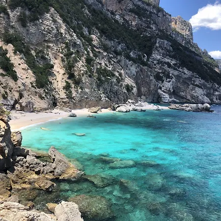 Goloritze And Breakfast Konukevi Baunei