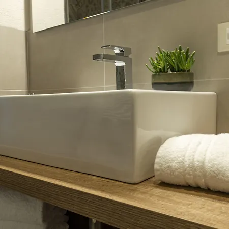 Goloritze And Breakfast 4*