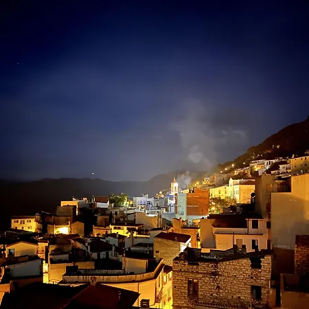 Goloritze And Breakfast Konukevi Baunei